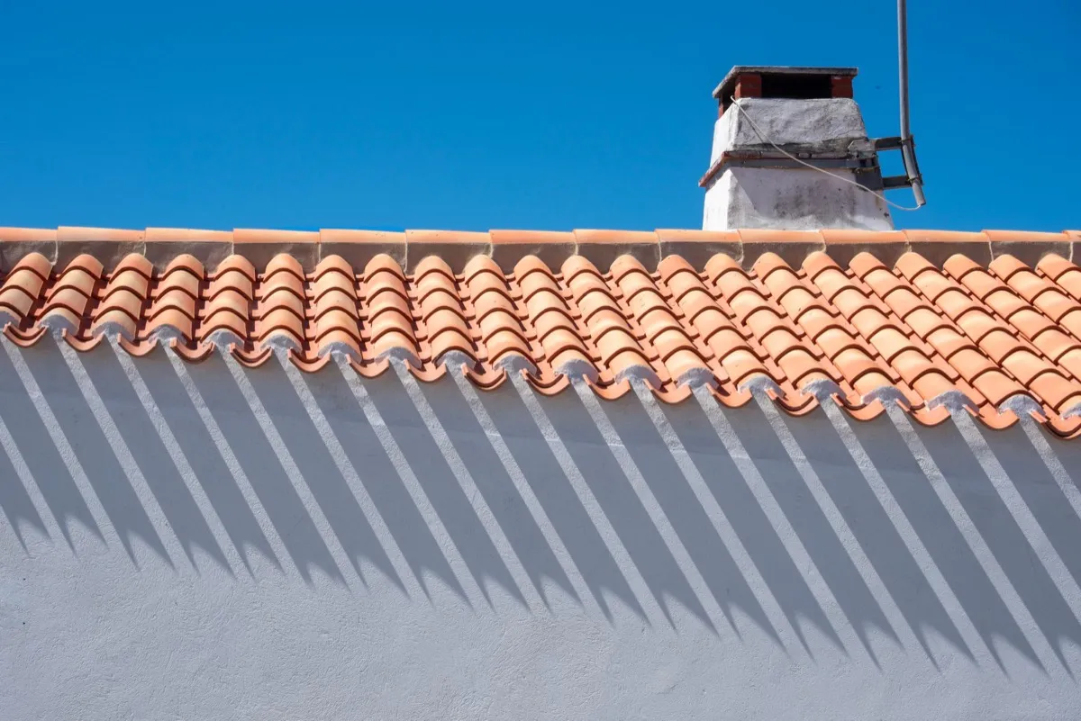 Roof ridge line and chimney on a home in Pasco, WA